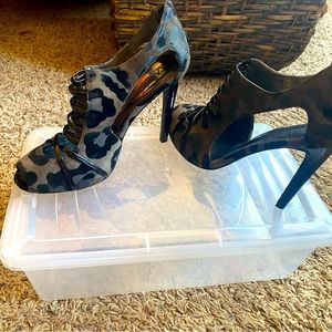 Carlos Santana Cato heels